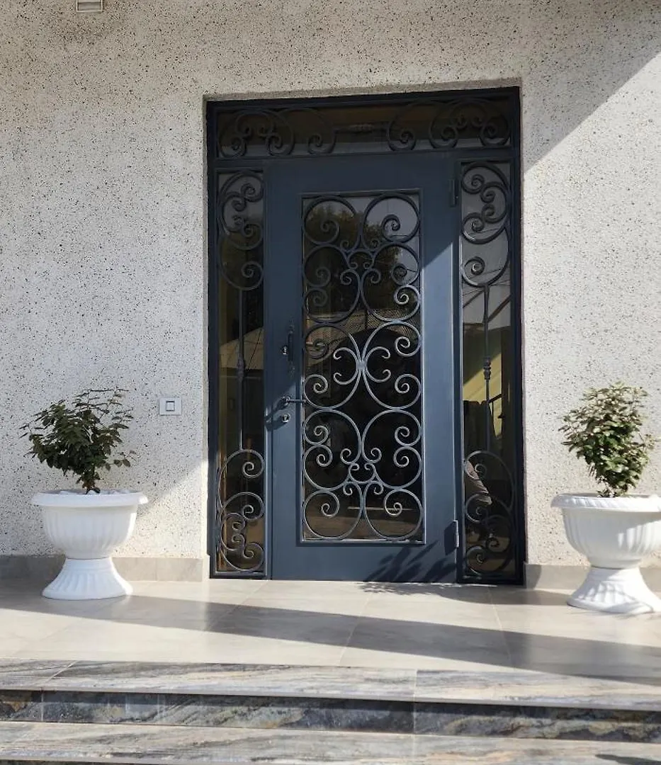Luxury Seaside Villa With Pool 1 Min To Beach Buzovna! Baku